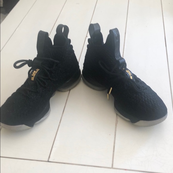 Lebron 15 metalic gold Black/Gold Size US Mens 9 - Picture 4 of 4